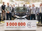 Toyota Aygo s ernou metalízou projela výrobní linkou v kolínské automobilce...