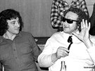 Franta Kocourek (vlevo) s Rudym Kovandou, jeho� se v �ertu sna�il zvolit Zlat�m...