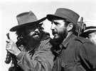 Fidel Castro a Camilo Cienfuegos pi vítzném vstupu do Havany 8. ledna 1959