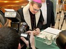 Velikonon vrku Plzeskho Prazdroje poehnal biskup plzesk diecze Tom...