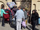 Z egyptského msta Arí na severní Sinaji utíkají desítky rodin koptských...