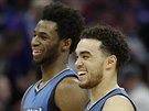 Andrew Wiggins (vlevo) a Tyus Jones mají dobrý pocit ze hry Minnesoty.