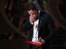 Casey Affleck pebírá Oscara za nejlepí muský herecký výkon v hlavní roli za...