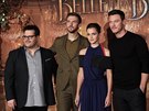 Josh Gad, Dan Stevens, Emma Watsonová a Luke Evans na pedstavení filmu Kráska...