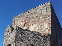 Zřícenina hradu Vítkův kámen slouží také jako rozhledna a z Lipna nad Vltavou...