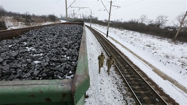 Dopravn blokda zastavila transport uhl z Donbasu na zpad Ukrajiny (14. nora 2017)