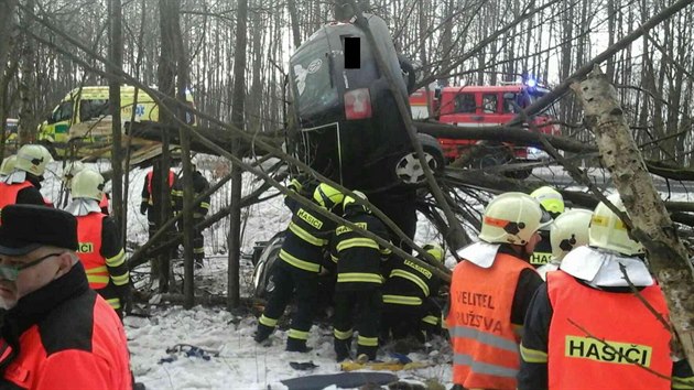 Tragická dopravní nehoda u Dolních Niv na Sokolovsku.