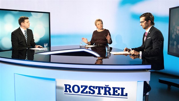 V poadu iDNES.tv Rozstel diskutuj o progresivnm zdann ekonomit experti SSD a ODS - Michal Pcl (vpravo) a Jan Skopeek. (22. nora 2017)