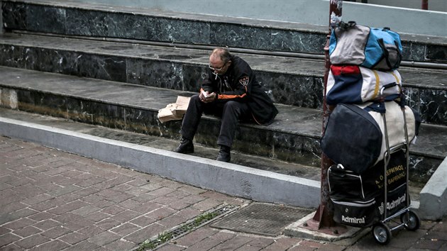 Počty nejchudších Řeků během sedmi let záchranné pomoci rostou. 