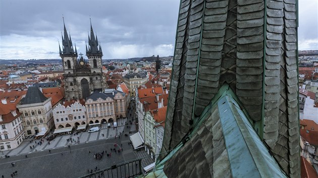 V květnu začne rekonstrukce věže Staroměstské radnice. Praha nechá opravit postupně její krov, ochozy, ze kterých se návštěvníci rozhlížejí po městě, arkýř v kapli v prvním patře a poté i samotný orloj. Pokud půjde vše podle plánů, měly by práce na věži skončit do června příštího roku (24.2.2017).