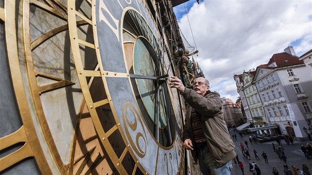 Samotn orloj leen pikryje a pt rok, na snmku je orlojnk Petr Skla.