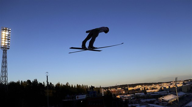 esk skokan na lych Jakub Janda na stednm mstku na svtovm ampiontu v Lahti