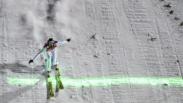 Český skokan na lyžích Roman Koudelka na středním můstku na mistrovství světa v Lahti