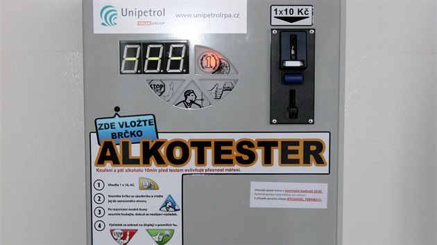 Nstnn alkotester na jedn z bran do litvnovsk chemiky.