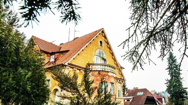 Unikát. Hořanovského rondokubistická vila je jednou ze dvou památkově chráněných vil v Hodkovičkách. Rozsáhlá adaptace staršího objektu z 19. století byla provedena v letech 1921–1922 podle projektu Pavla Janáka ve spolupráci s výtvarníkem Františkem Kyselou.