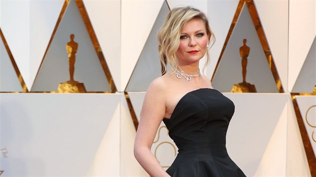 Kirsten Dunstov� v r�b� Dior (Hollywood, 26. �nora 2017)