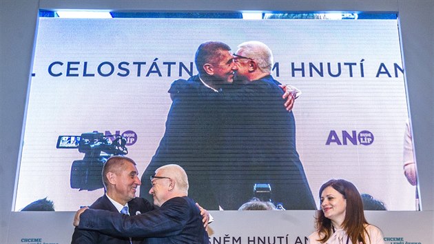 Andrej Babi, Jaroslav Faltnek a Jaroslava Jermanov pi celosttnm snmu hnut ANO v Praze. (27. nora 2017)