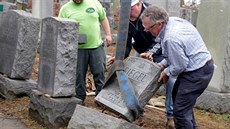 �idovský h�bitov na p�edm�stí St. Louis ve stát� Missouri, kde o víkendu...