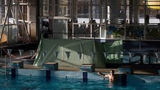 jabloneckém bazénu se pracuje, u� na za�átku p�í�tího týdne tady zprovozní...