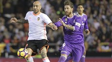 Momentka ze st�ede�ního utkání, ve kterém Valencia porazila Real Madrid. Za t�i dny pak nesta�ila na Alavés.
