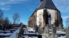 Hbitov ve Velharticích láká milovníky záhad v kadé roní dob.