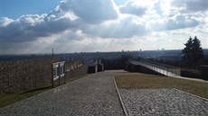 Názory na vyhlídku na Proseku se rzní.