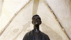 Kovová plastika pro pátera Josefa Toufara. Její autor, uznávaný socha Olbram...