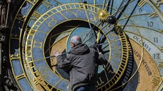 Úpravami projde i astroláb orloje. Krom výmny ekliptiky se zmní i jeho...