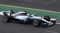 Lewis Hamilton při představování monopostu Mercedes pro sezonu 2017 ve formuli...