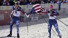 Amerianky Jessica Digginsová a Kikkan Randallová stíbro a bronz ve sprintu na...