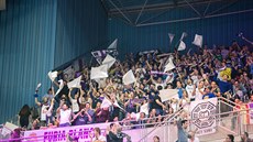 Fanouci Realu Madrid slaví výhru svých basketbalist ve finále Copa del Rey...