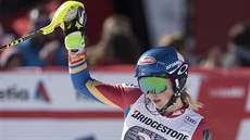 Americká lyaka Mikaela Shiffrinová v cíli slalomu v kombinaci v Crans Montan