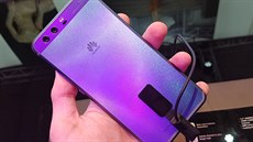 Huawei P10 Plus na veletrhu MWC v Barcelon