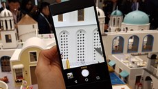 P�tinásobný optický zoom fotoaparátu Oppo