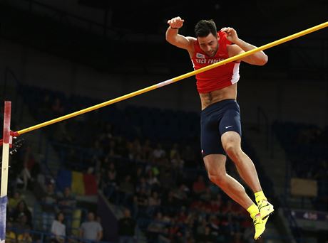 Jan Kudlika zaínal v Sokole Opava, ale u nkolik let je závodníkem Dukly Praha, kam odeel jako mnozí dalí z kraje za lepími podmínkami. 