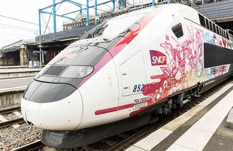 Sttn dopravce SNCF nasad na trasu nov jednotky TGV Ocane. Vlak me jet...