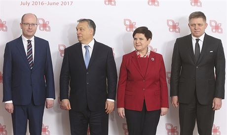 Bohuslav Sobotka, Viktor Orbán, Beata Szydová a Robert Fico na setkání...