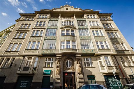 Herec Oldich Nov bydlel v Maiselov ulici v Praze v byt o rozloze 300 metr...