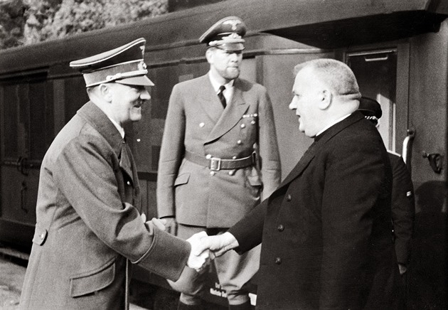 Židy ještě neodvezli a Slováci už si brali jejich věci, říká historička o Tisově režimu