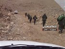 Syrská armáda zaujímá pozice u historického msta Palmýra. (1.3. 2017)