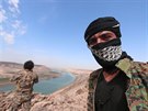 Bojovníci SDF u Eufratu (8. bezna 2017)