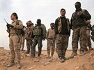 Bojovníci SDF severn od Rakká (3. bezna 2017)
