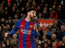 Lionel Messi pekonal brankáe Gijonu chytrou hlavikou.