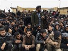 Tisíce lidí kadý den prchají z Mosulu (5. bezna 2017)