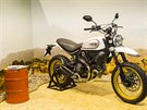 Stále víc je v mód také styl Scrambler, tedy klasické stylové motorky upravené...