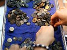 Thajtí veterinái vyjmuli z bicha elvy tém tisíc mincí (6. bezen 2017).