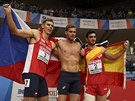 eský sedmiboja Adam Sebastian Helcelet (vlevo) slaví zisk bronzové medaile z...