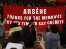 JE AS ÍCT SBOHEM Fanouci Arsenalu vyzývají k odchodu trenéra Arsene Wengera.