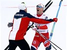 Finn Haagen Krogh a Niklas Dyrhaug slaví norský triumf ve tafet bc na...