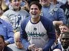Mark Cuban je nadšený. Majitel basketbalového Dallasu se raduje po trefě...